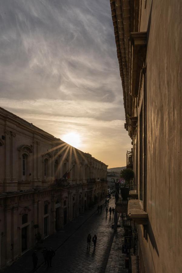 Hotel Q92 Noto Exterior foto